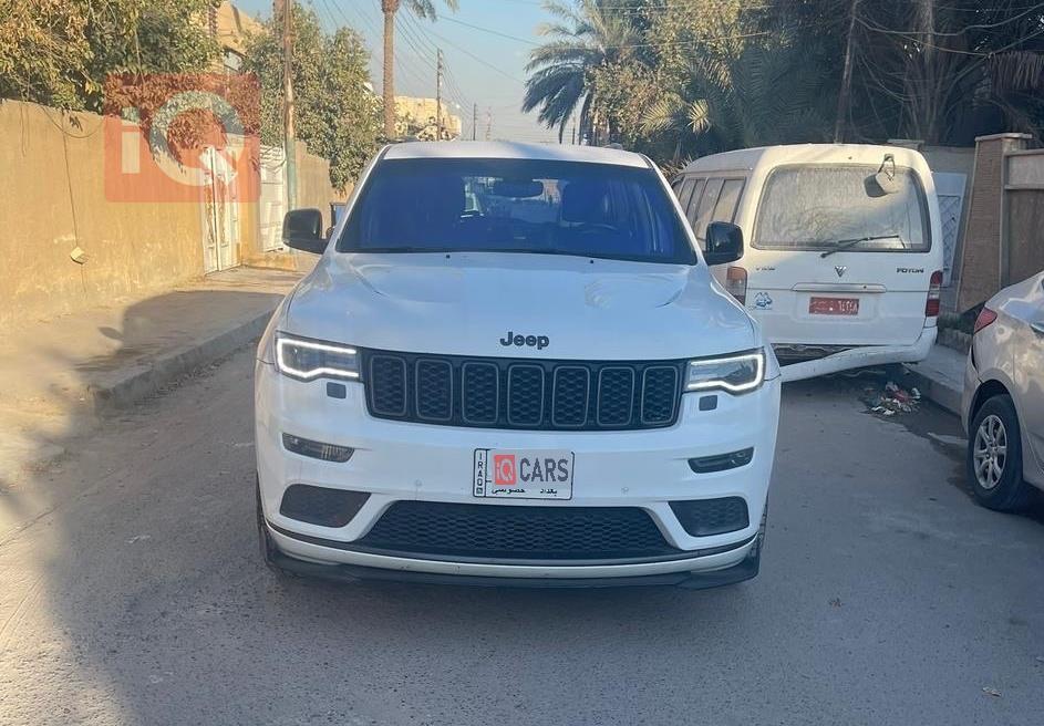 جیپ گراند شیرۆکی